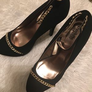 Black platform pumps!